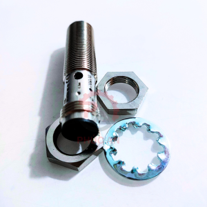 Cam-bien-tiem-can-Omron-E2B-M12KS04-M1-B1 OMI